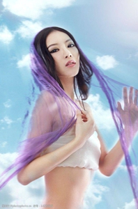 美女裸体被  吸乳,夜总会惊悚：女子遭性侵视频曝光-3